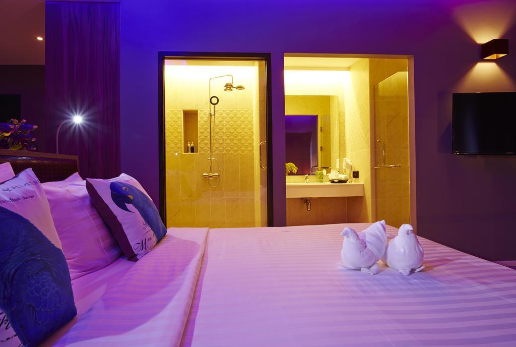 Hotel The Weekend Pattaya Chambre photo