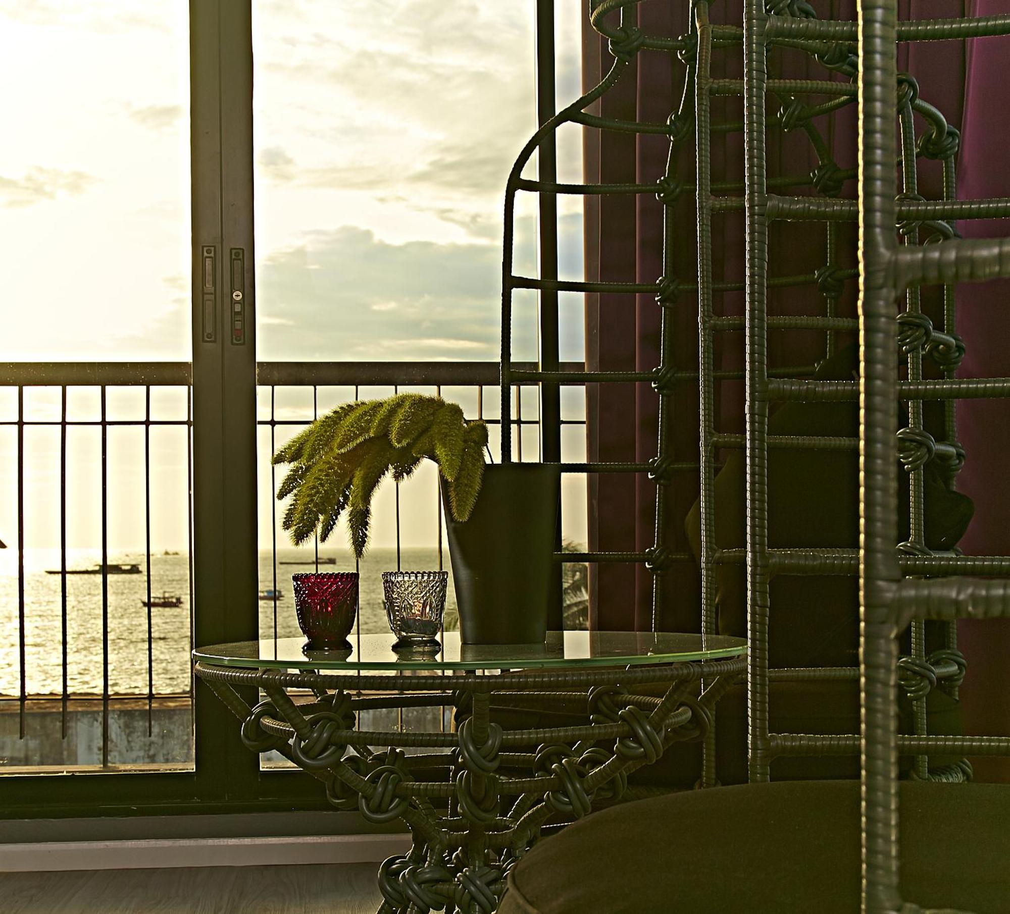 Hotel The Weekend Pattaya Chambre photo