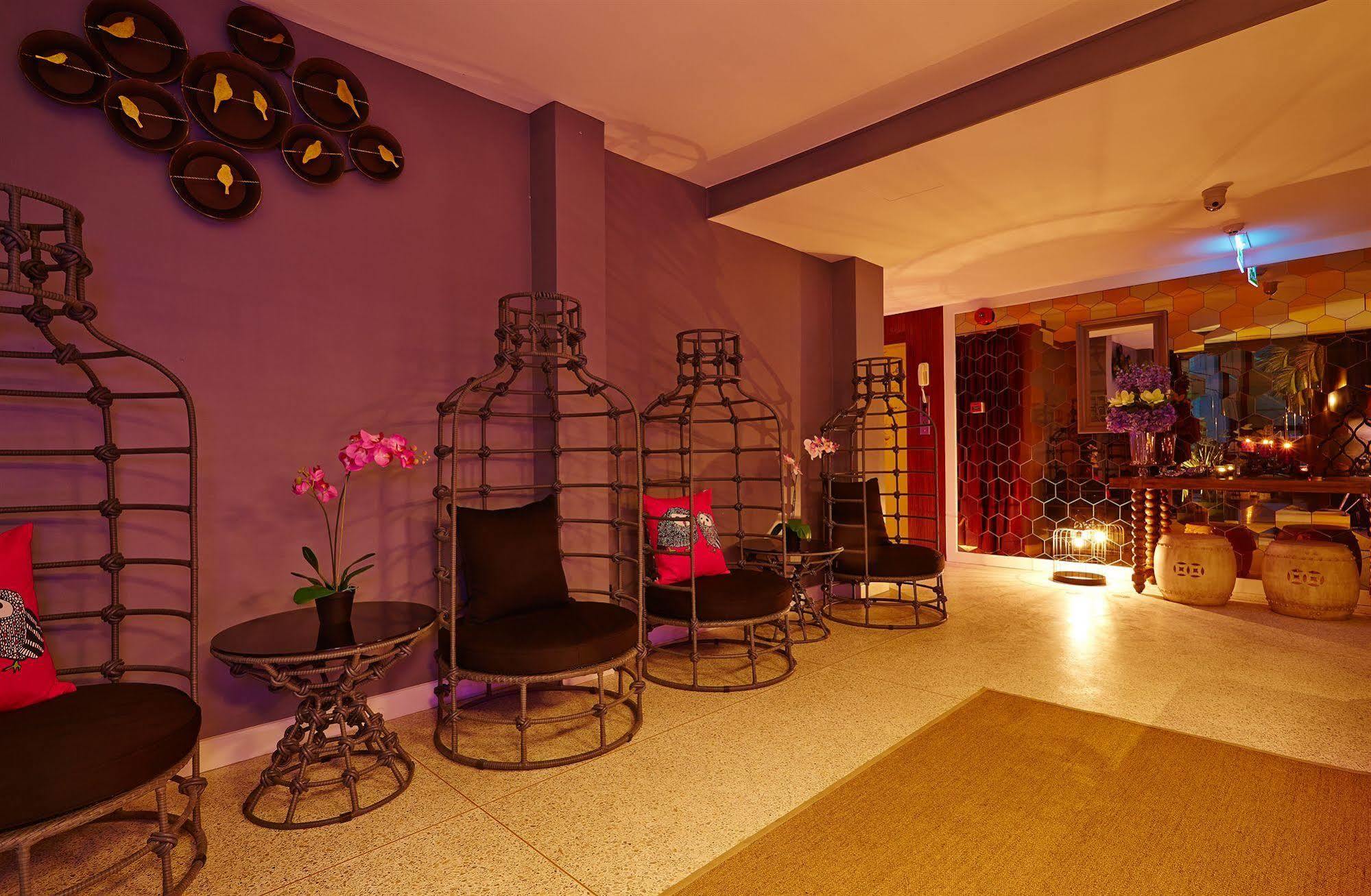 Hotel The Weekend Pattaya Extérieur photo