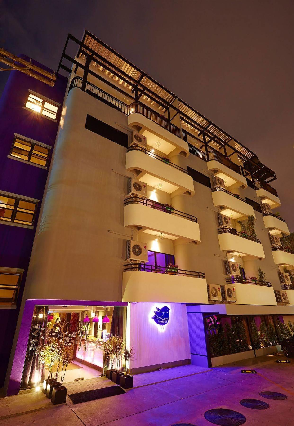 Hotel The Weekend Pattaya Extérieur photo