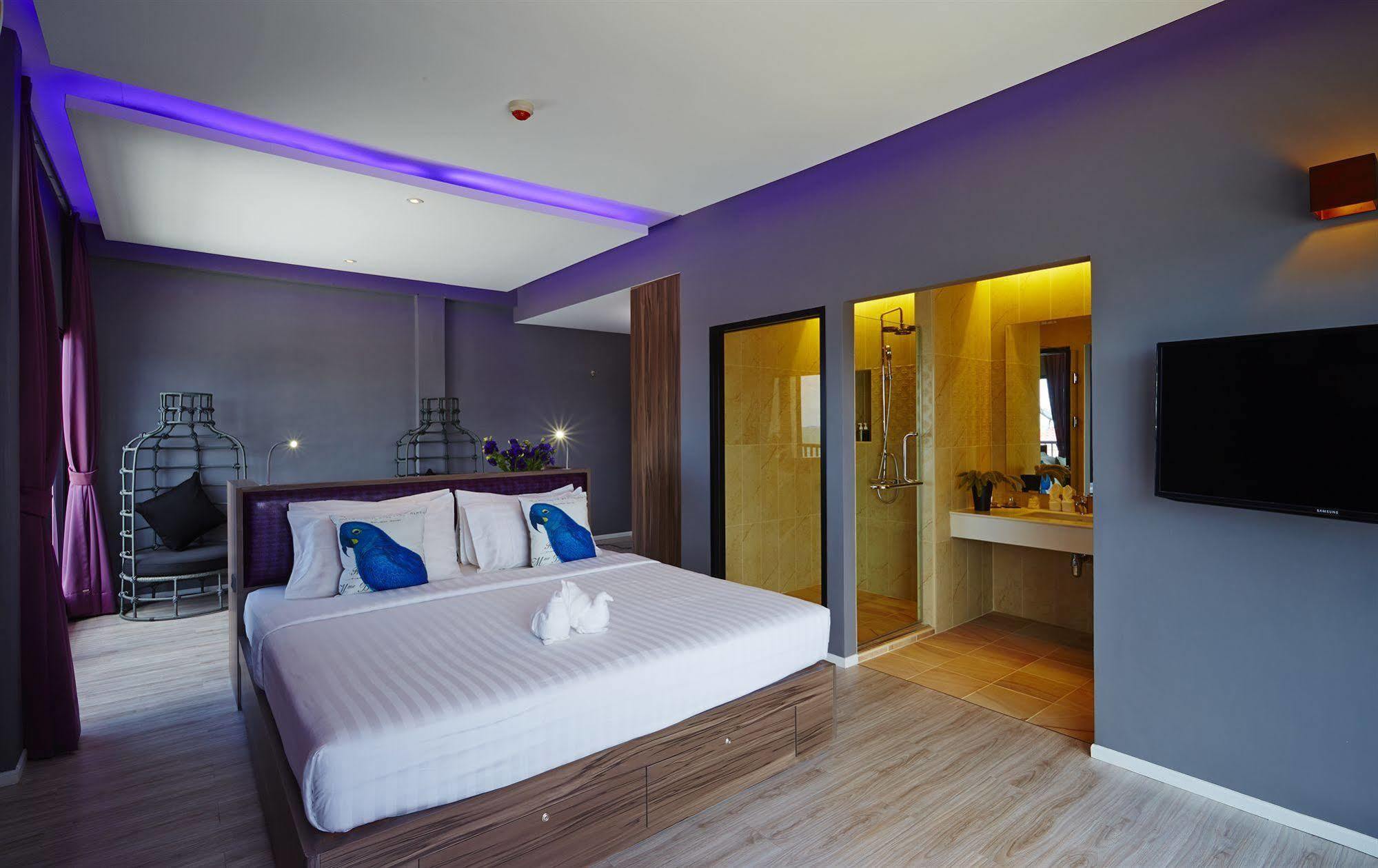 Hotel The Weekend Pattaya Extérieur photo